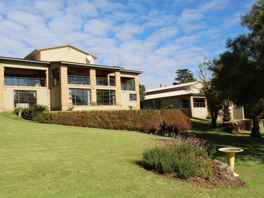 5 Bedroom Property for Sale in Lindequesdrif North West